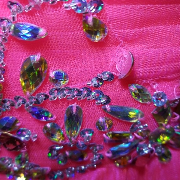 Bright pink prom or pageant dress - Picture 4 of 8